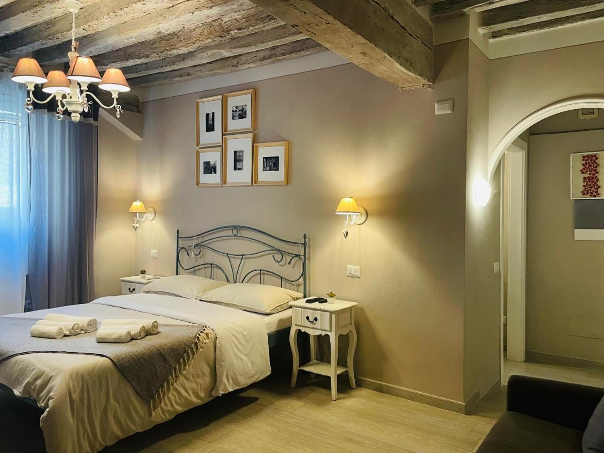 All'Interno Delle Mura Appartamento Con Wi-Fi E Netflix Lucca Buitenkant foto