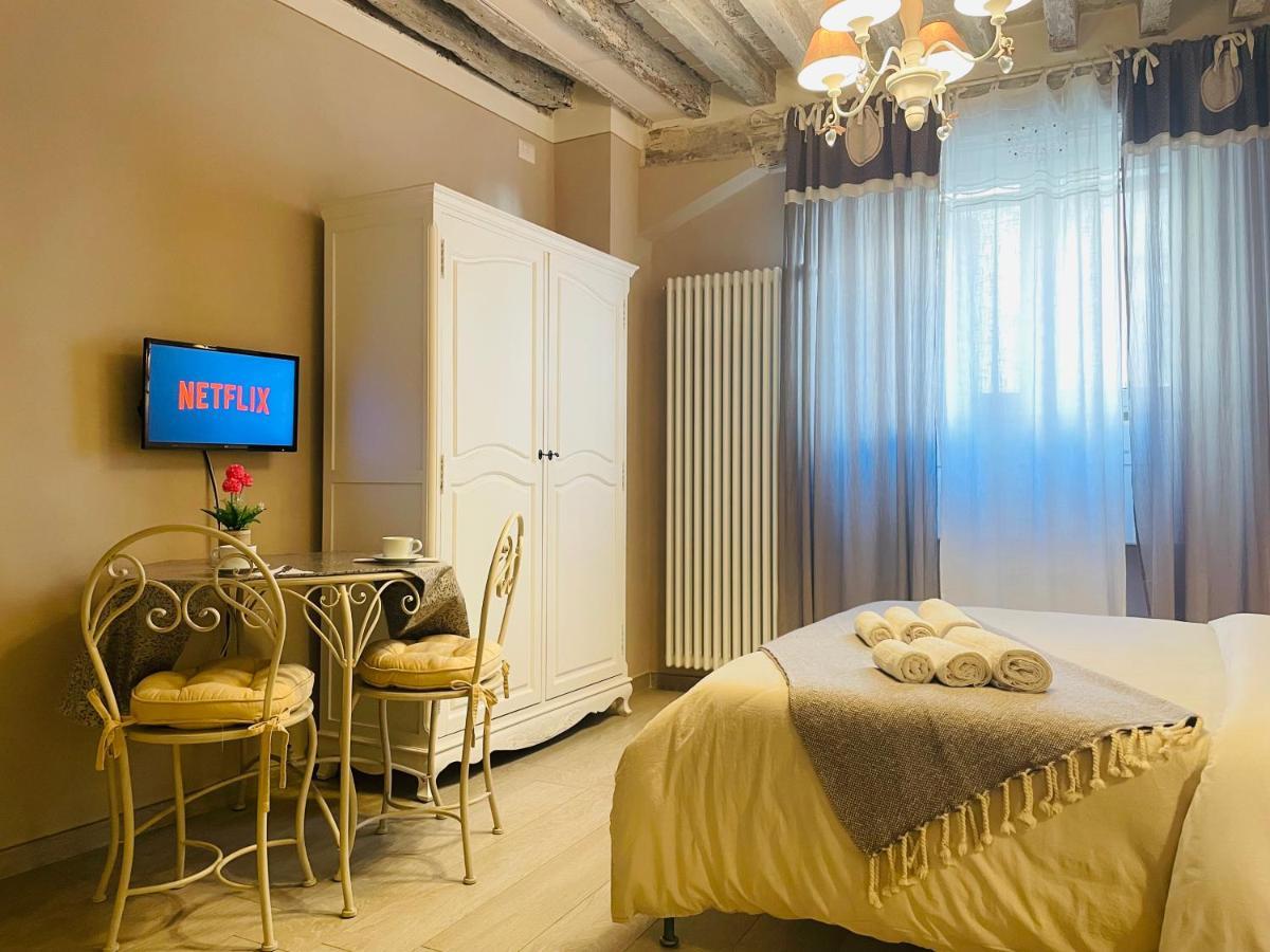 All'Interno Delle Mura Appartamento Con Wi-Fi E Netflix Lucca Buitenkant foto