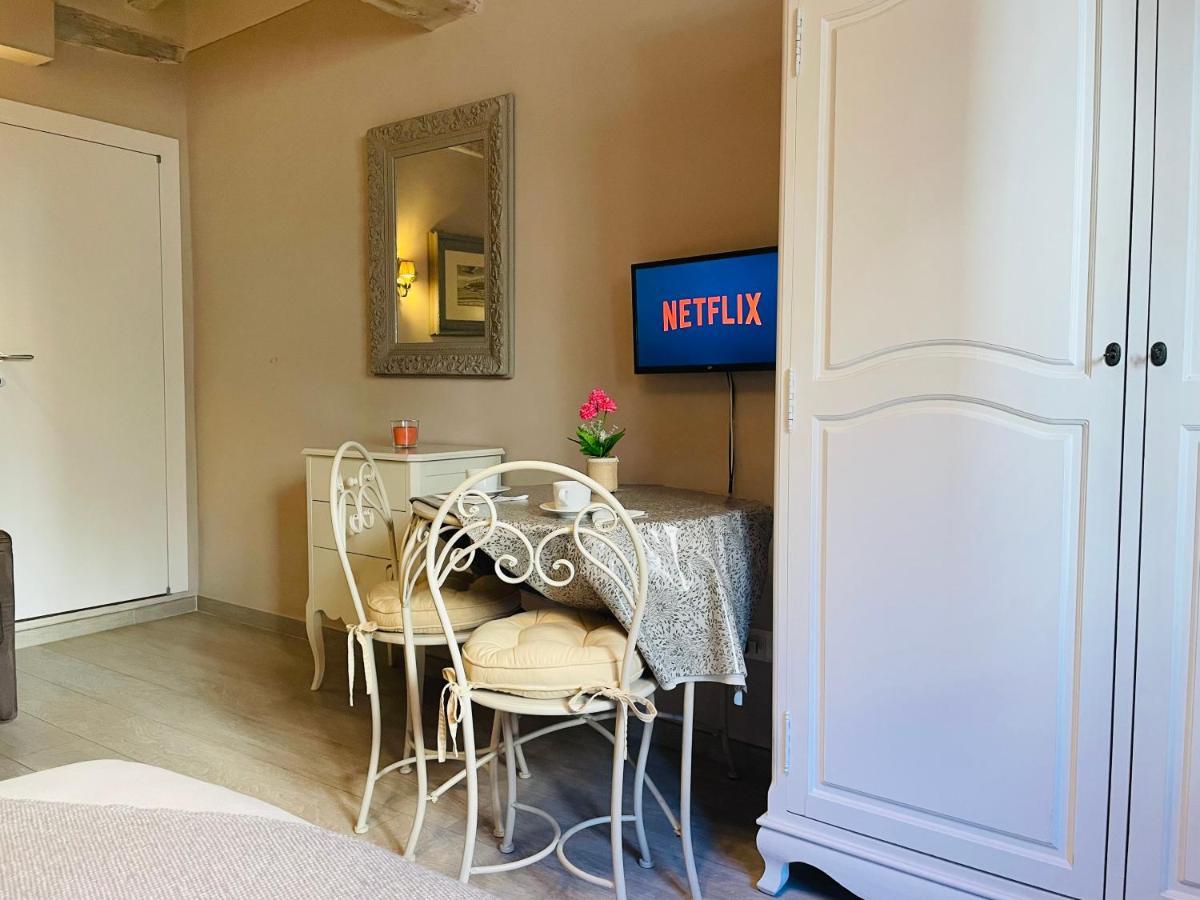 All'Interno Delle Mura Appartamento Con Wi-Fi E Netflix Lucca Buitenkant foto